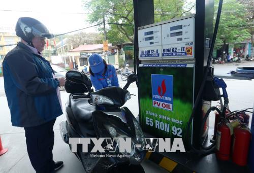 Giá xăng dầu trong nước biến động là do giá thành phẩm thế giới tăng